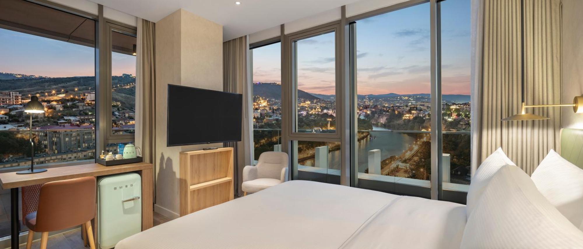 Hilton Garden Inn Tbilisi Riverview Bagian luar foto
