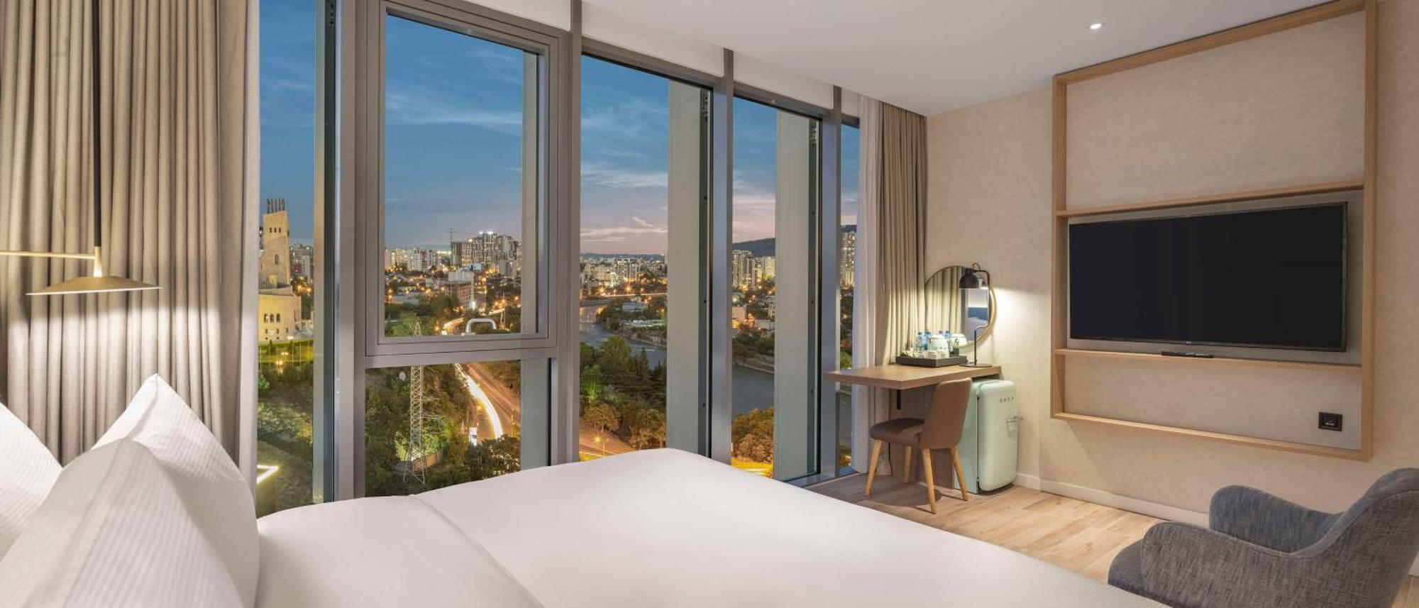 Hilton Garden Inn Tbilisi Riverview Bagian luar foto