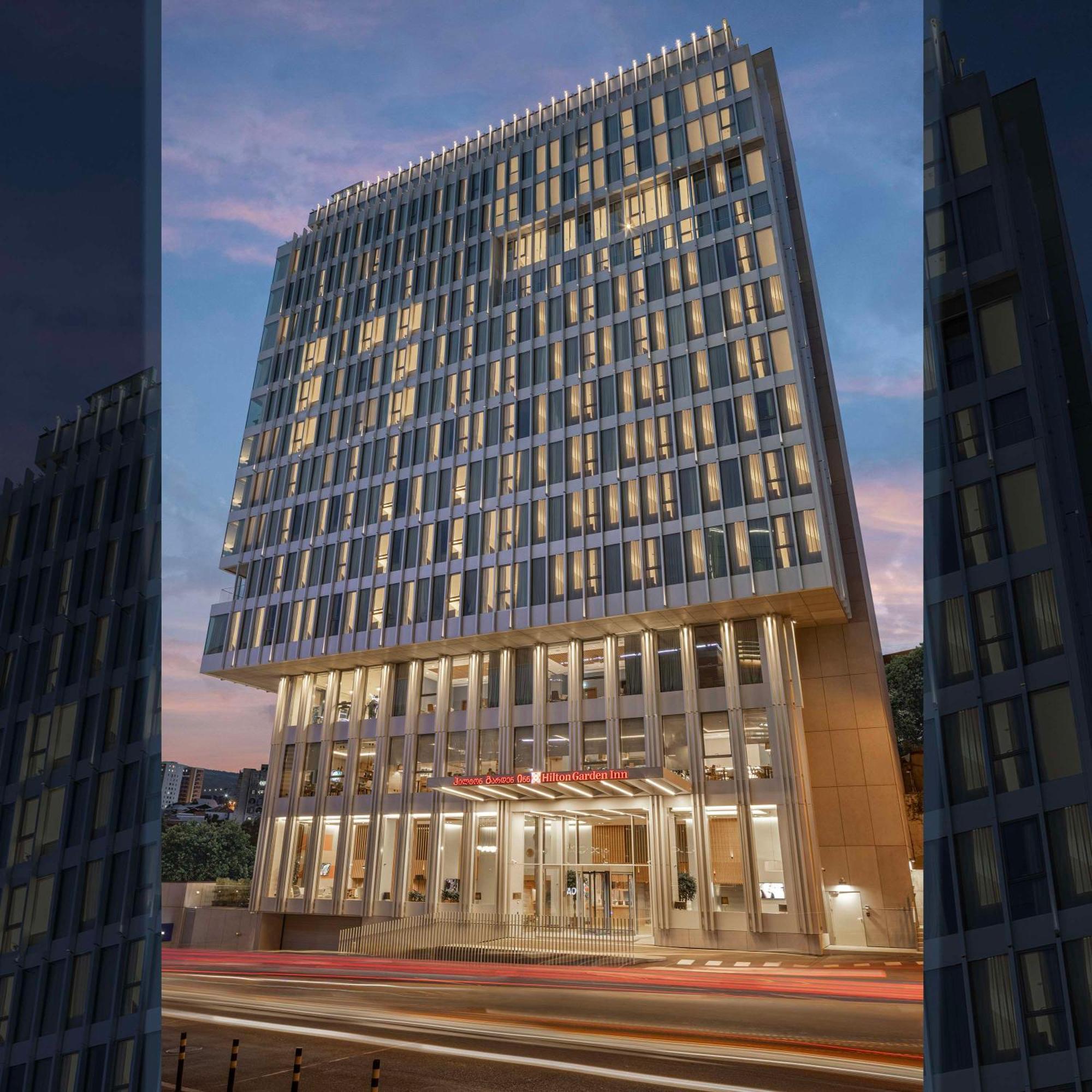 Hilton Garden Inn Tbilisi Riverview Bagian luar foto