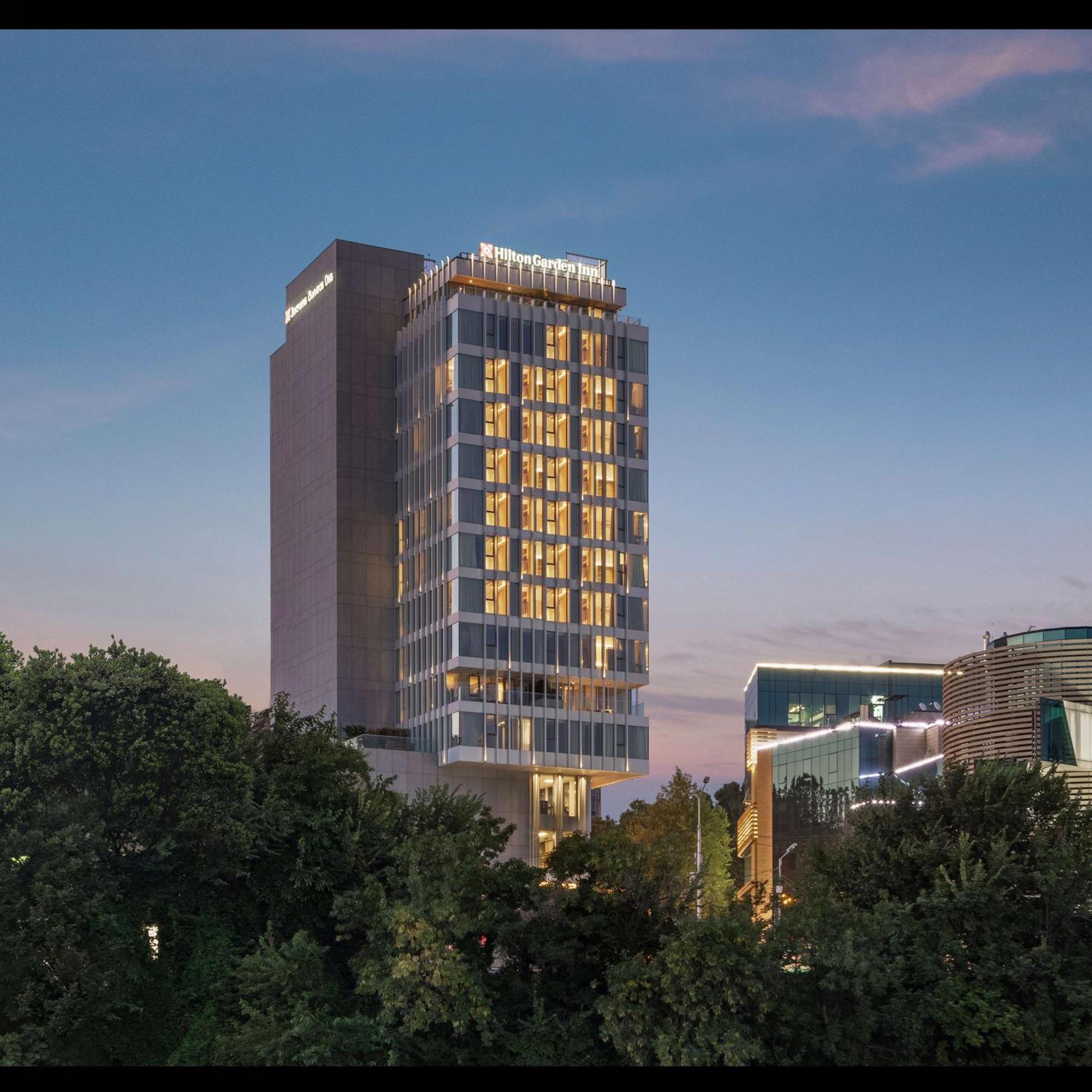 Hilton Garden Inn Tbilisi Riverview Bagian luar foto