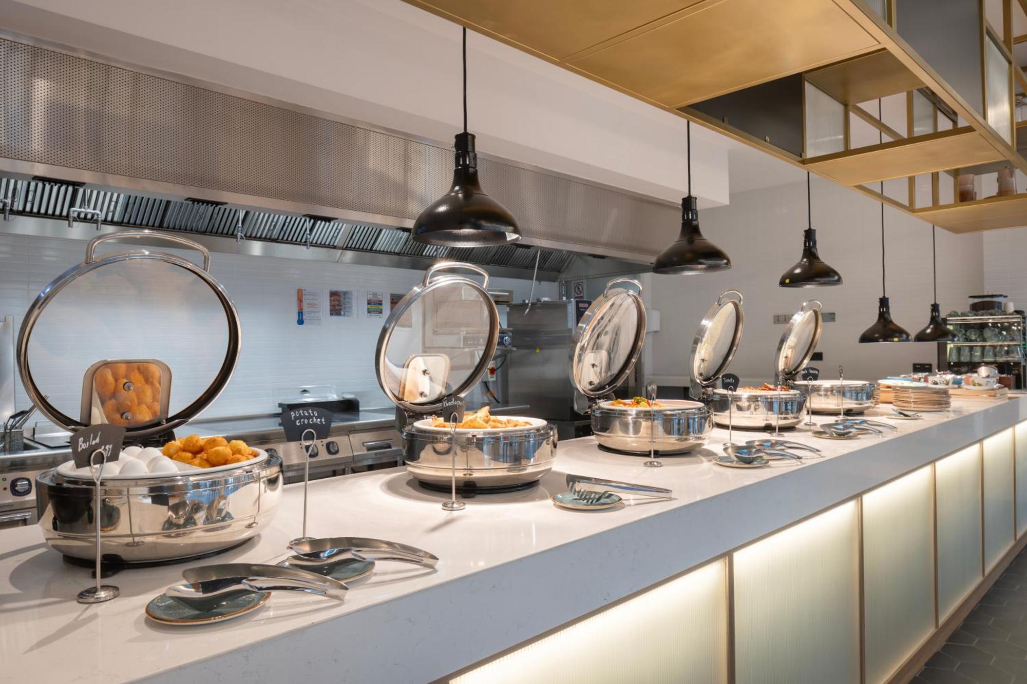 Hilton Garden Inn Tbilisi Riverview Bagian luar foto