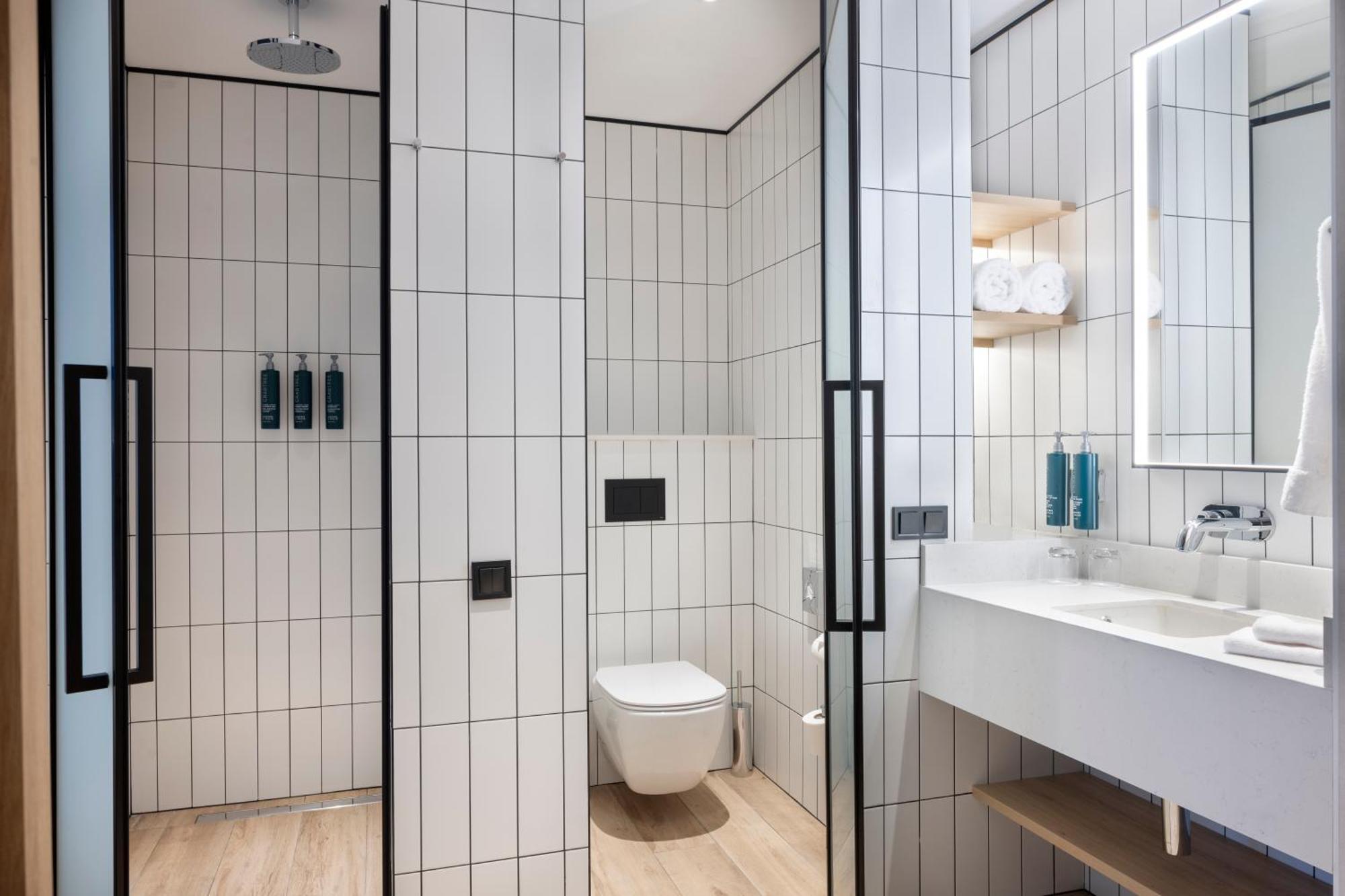 Hilton Garden Inn Tbilisi Riverview Bagian luar foto